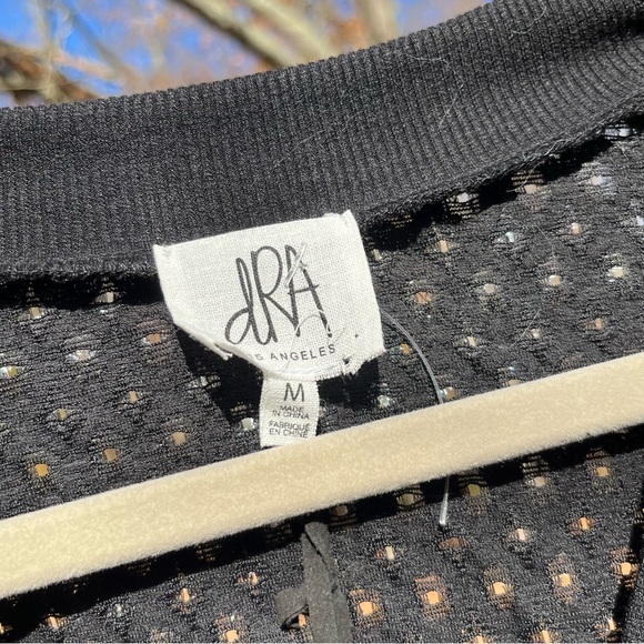 NWT $88 DRA | Lightweight Crewneck Sweater in Black with Metallic Silver - Picture 8 of 10